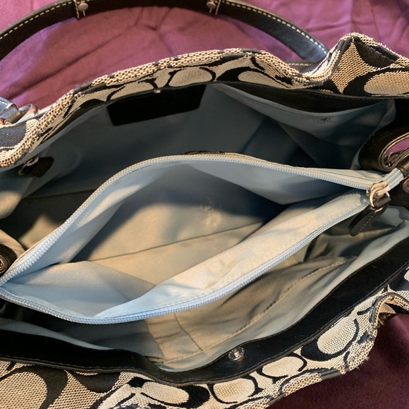 Authentic Coach Signature handbag - Picture 6 of 6